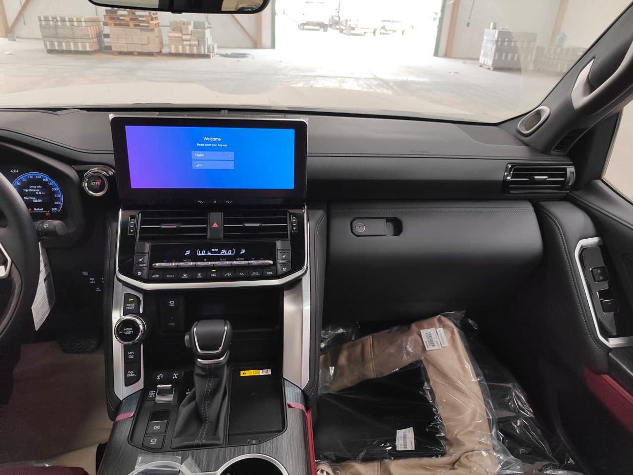 تويوتا لاند كروزر 2025 Toyota Land Cruiser LC300 GR-Sport HEV (Full-Option with Radar) 3.5L V6 Twin Turbo Hybrid Expor