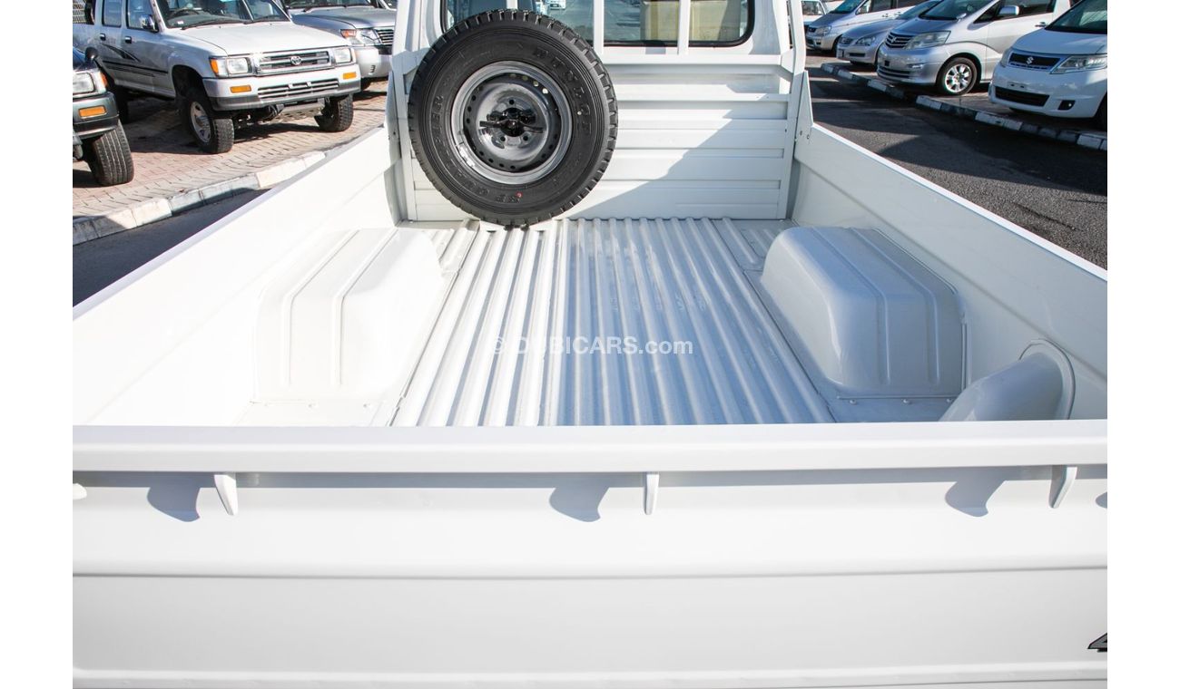 Toyota Land Cruiser Pick Up LAND CRUISER HZJ79 4.2L SC BASIC MANUAL TRANSMISSION*EXPORT ONLY*