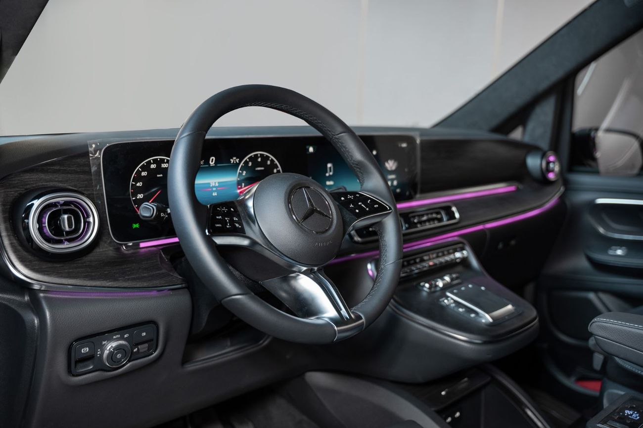 Mercedes Benz V300 AVANTGARDE Genuine Mercedes-Benz  VIP Captain's Seats | 2 Years International Warranty