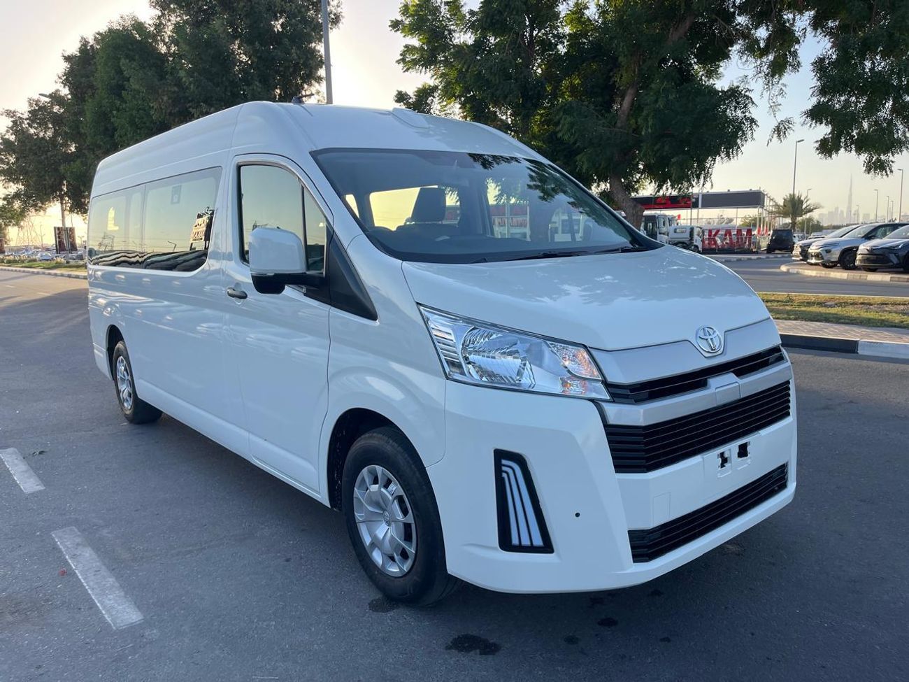 Toyota Hiace 2023 TOYOTA HIACE VAN COMMUTER