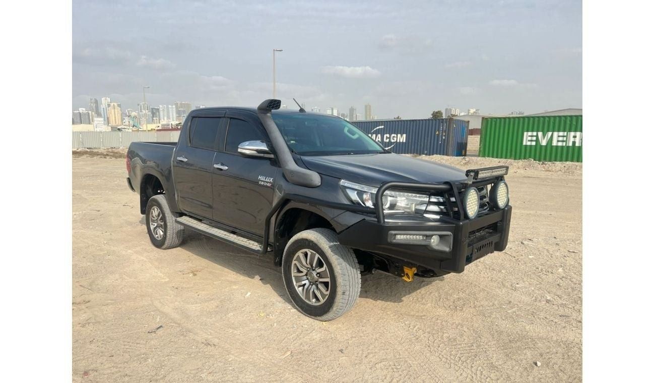 Toyota Hilux diesel 2.8 liter manual gear right hand push button start back camera