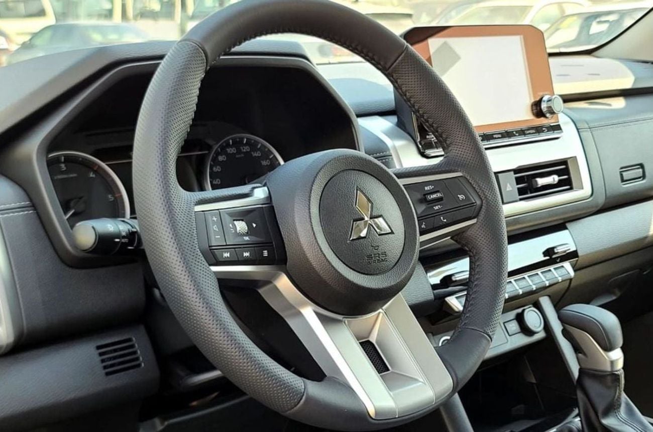 Mitsubishi L200 GL Sportero 2.4L DSL DC 4WD 6AT Chrome Edition