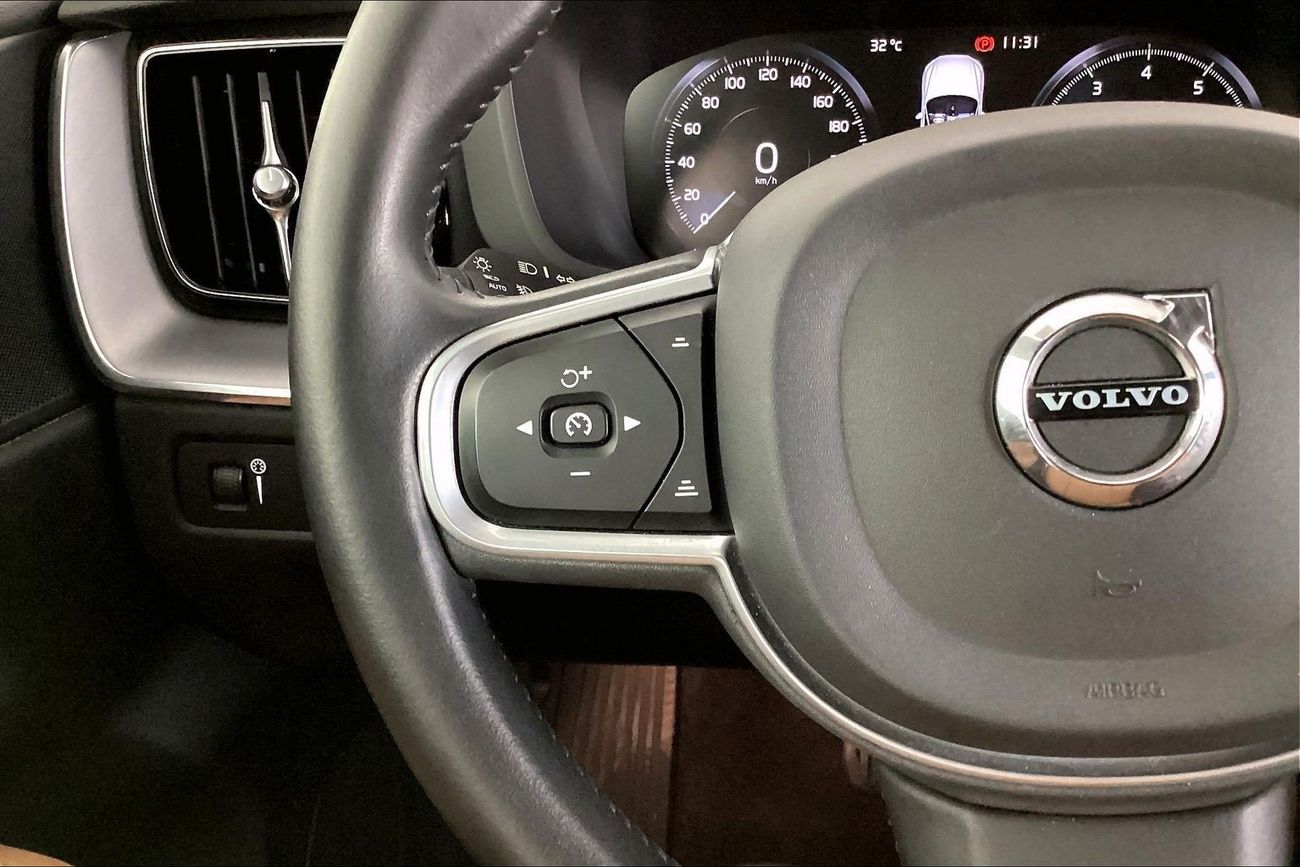 Volvo XC60 T5 Momentum | National Day Celebration | Guaranteed Warranty | 0 Down Payment