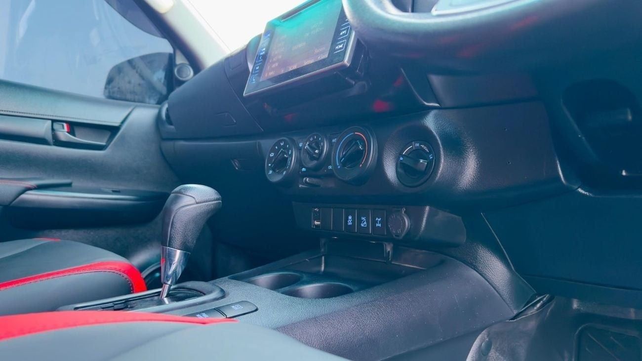 Toyota Hilux MODIFIED TO ROCCO ADVENTURE | 2.8L DIESEL ENGINE | DOUBLE CABIN