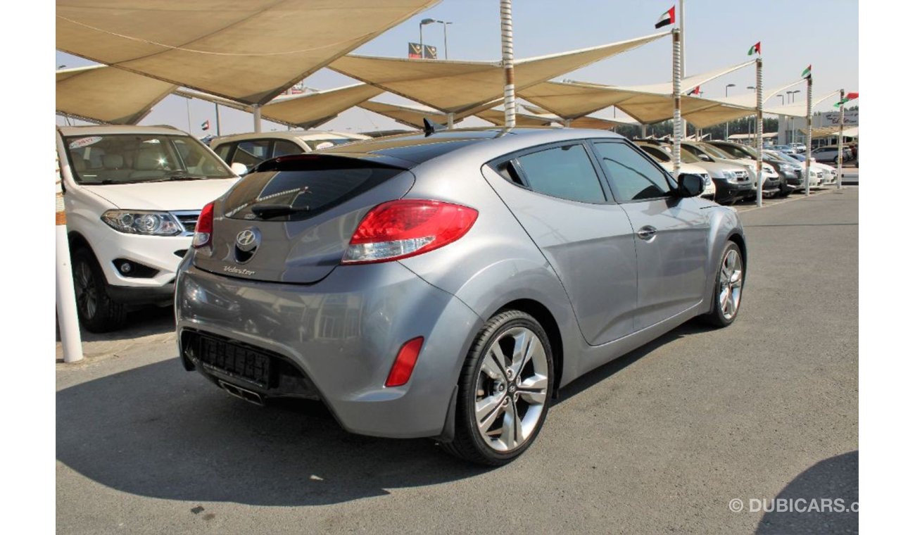 Hyundai Veloster ACCIDENTS FREE - 1600 CC - CAR IS IN PERFECT CONDITION INSIDE OUT