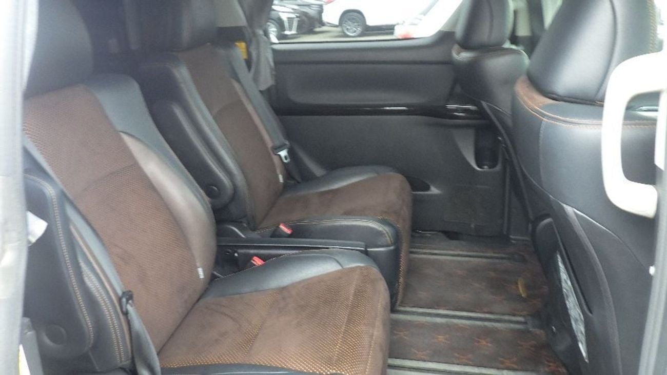 تويوتا ألفارد 2.4L V4 PETROL / DVD / PARKING SENSOR / 2014/240S TYPE GOLD2/ANH20W