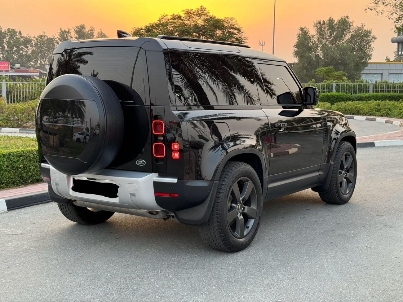 لاند روفر ديفندر 90 X-ديناميك HSE P400