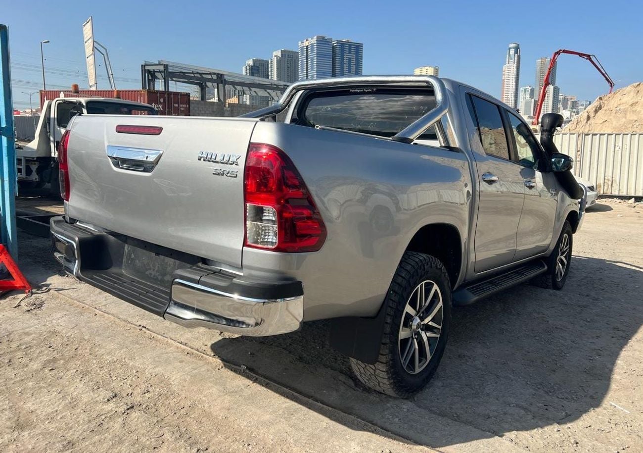 تويوتا هيلوكس TOYOTA HILUX PICKUP DIESEL 2.8 LITER YEAR 2020 SILVER COLOR