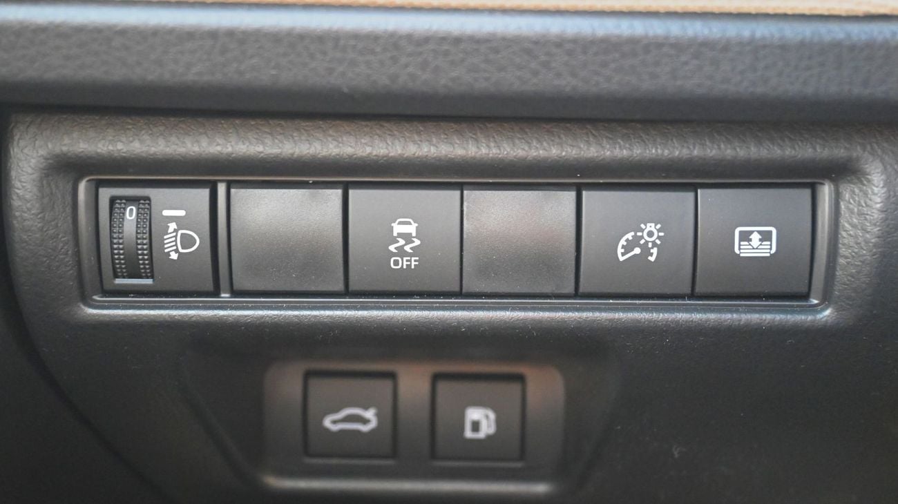 Toyota Camry Toyota Camry -LE- 2.5L Hybrid AT Panorama Full option