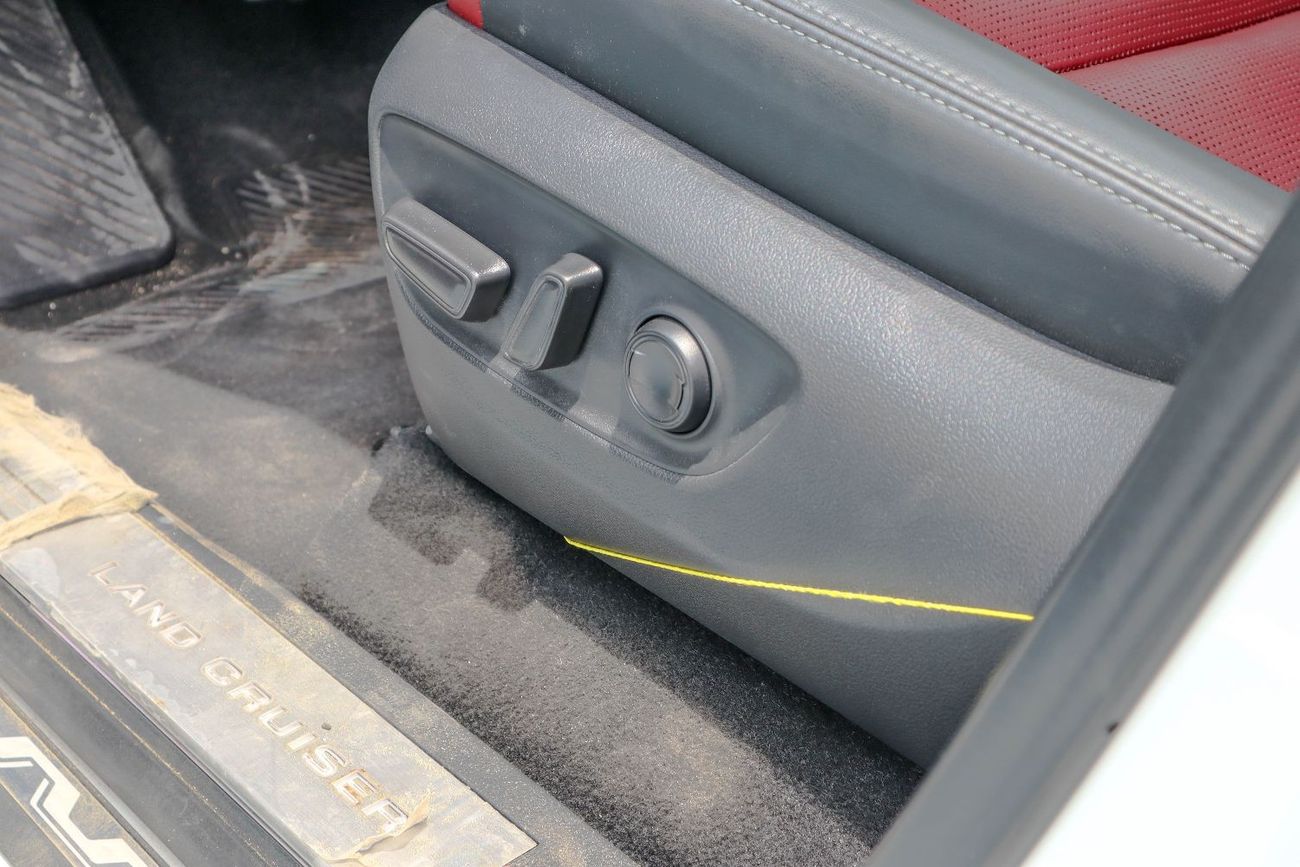 Toyota Land Cruiser VXR 3.5L Toyota Land Cruiser 300 Series (VJA300) VXR trim with the 3.5L