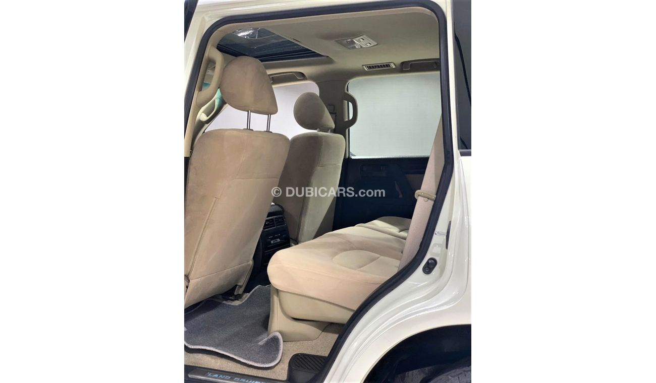 Toyota Land Cruiser TOYOTA LAND CRUISER 2011 GXR V6 GCC WITH SUNROOF