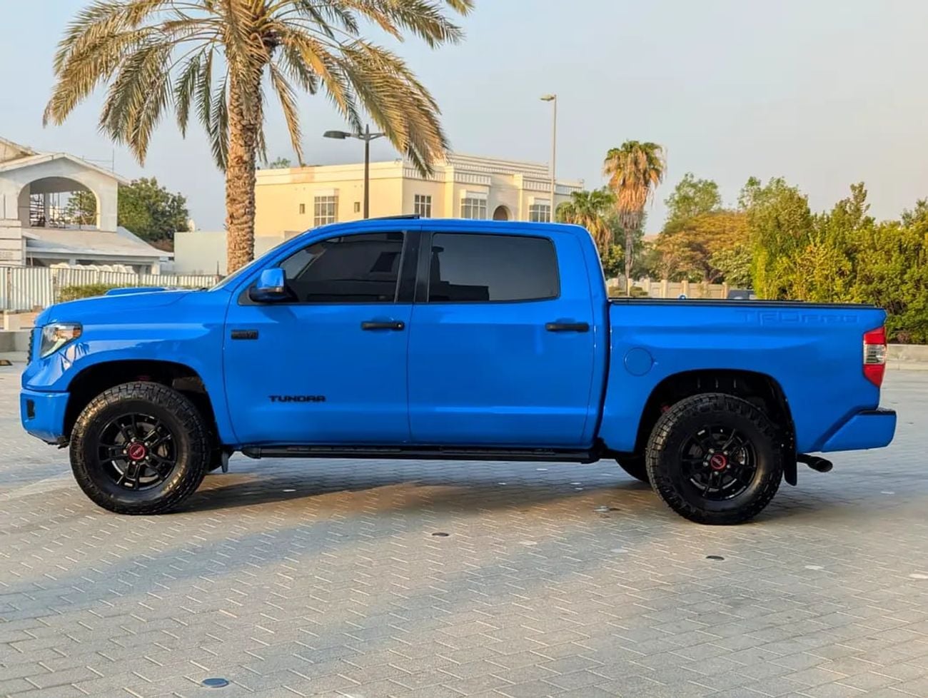 Toyota Tundra TRD PRO Crewmax AMERICAN SPECIFICATION INTERIOR AND EXTERIOR EXCELLENT CONDITION