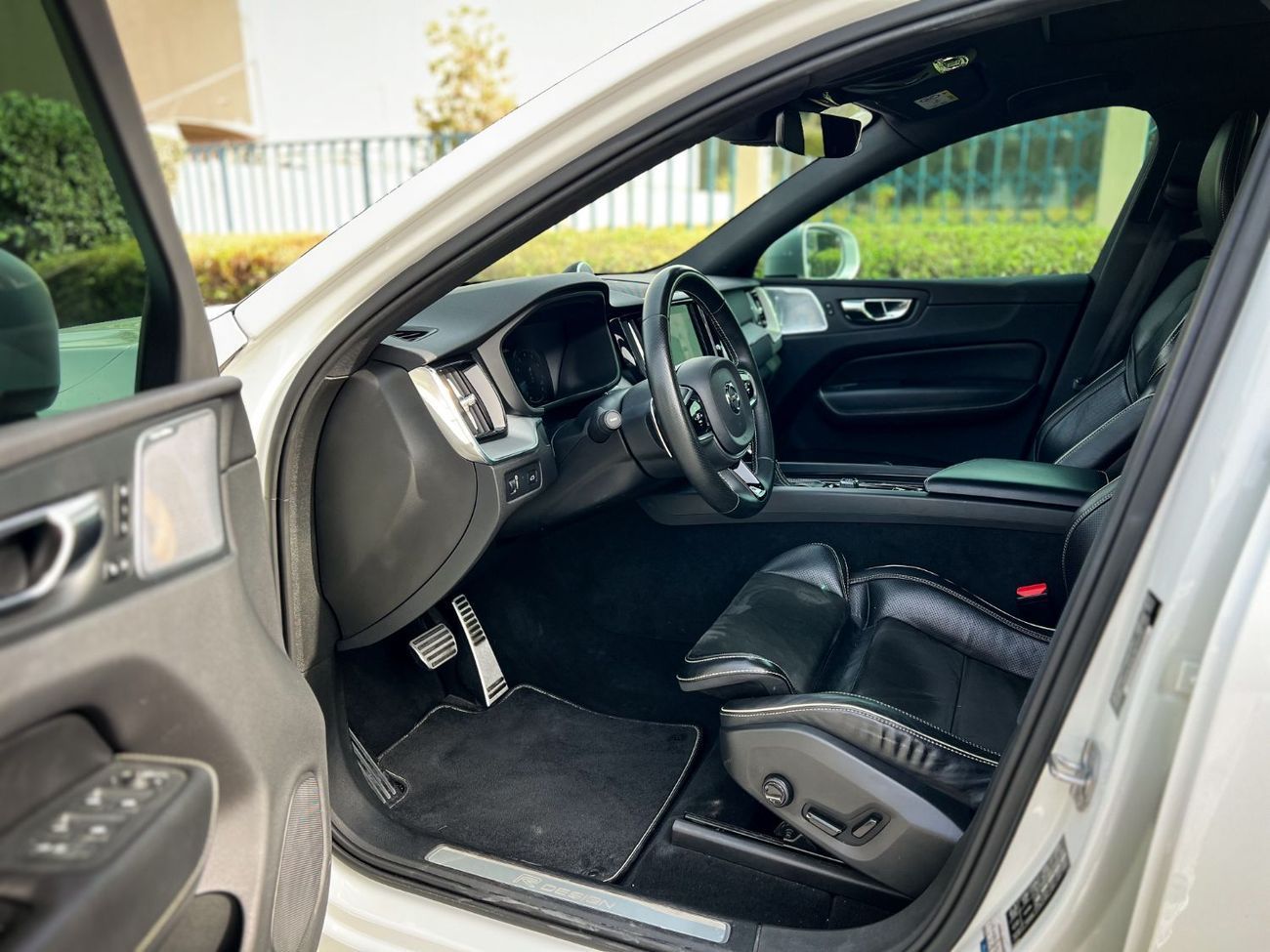 Volvo XC60 T6 R Design Plus