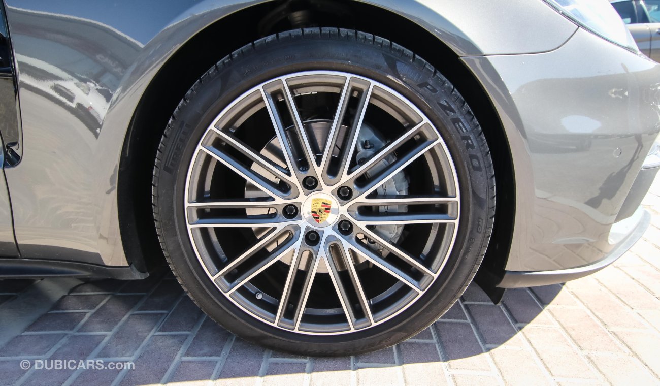 Porsche Panamera 4S