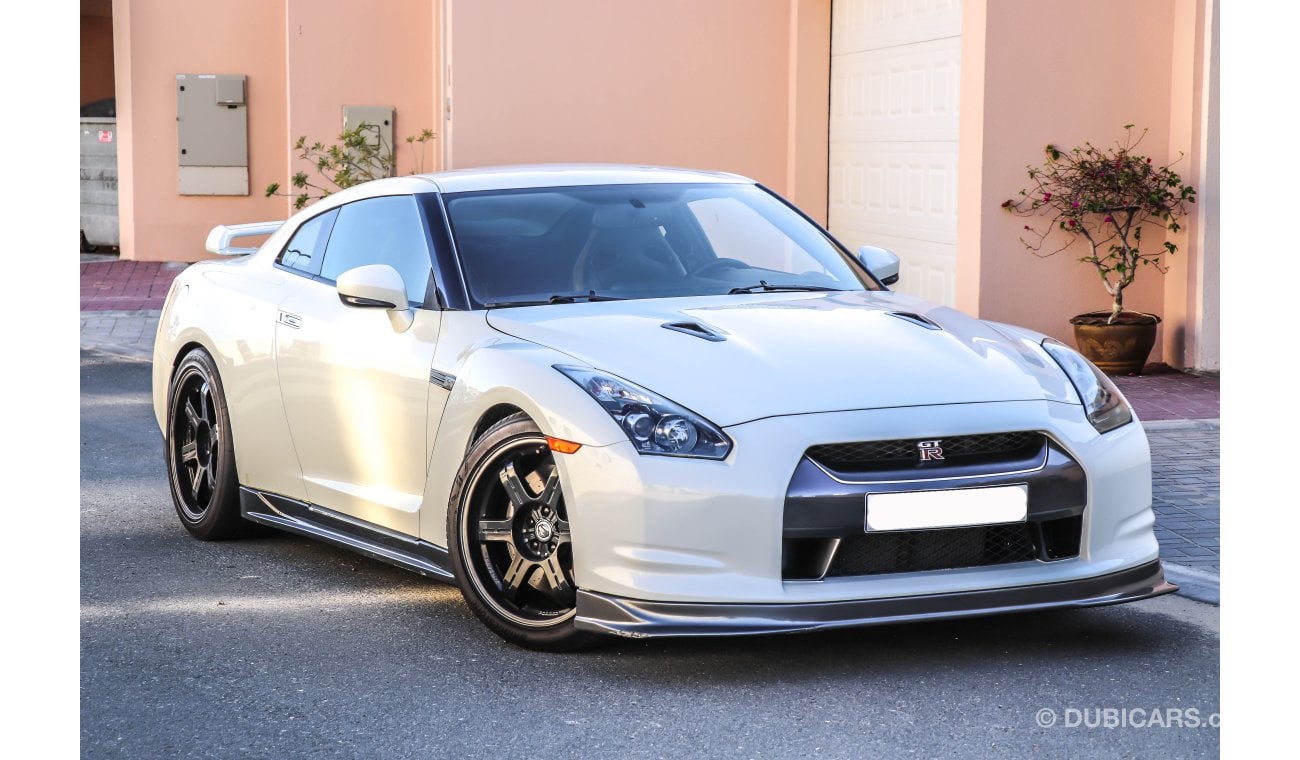 Nissan GT-R R35 2009 (American Specifications).