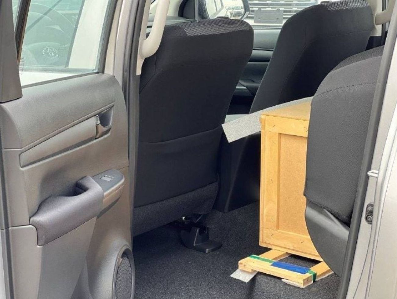 Toyota Hilux 2.4L DSL M/T // 2023 // MID OPTION WIDE BODY WITH POWER WINDOWS , 4X4 // SPECIAL OFFER // BY FORMULA