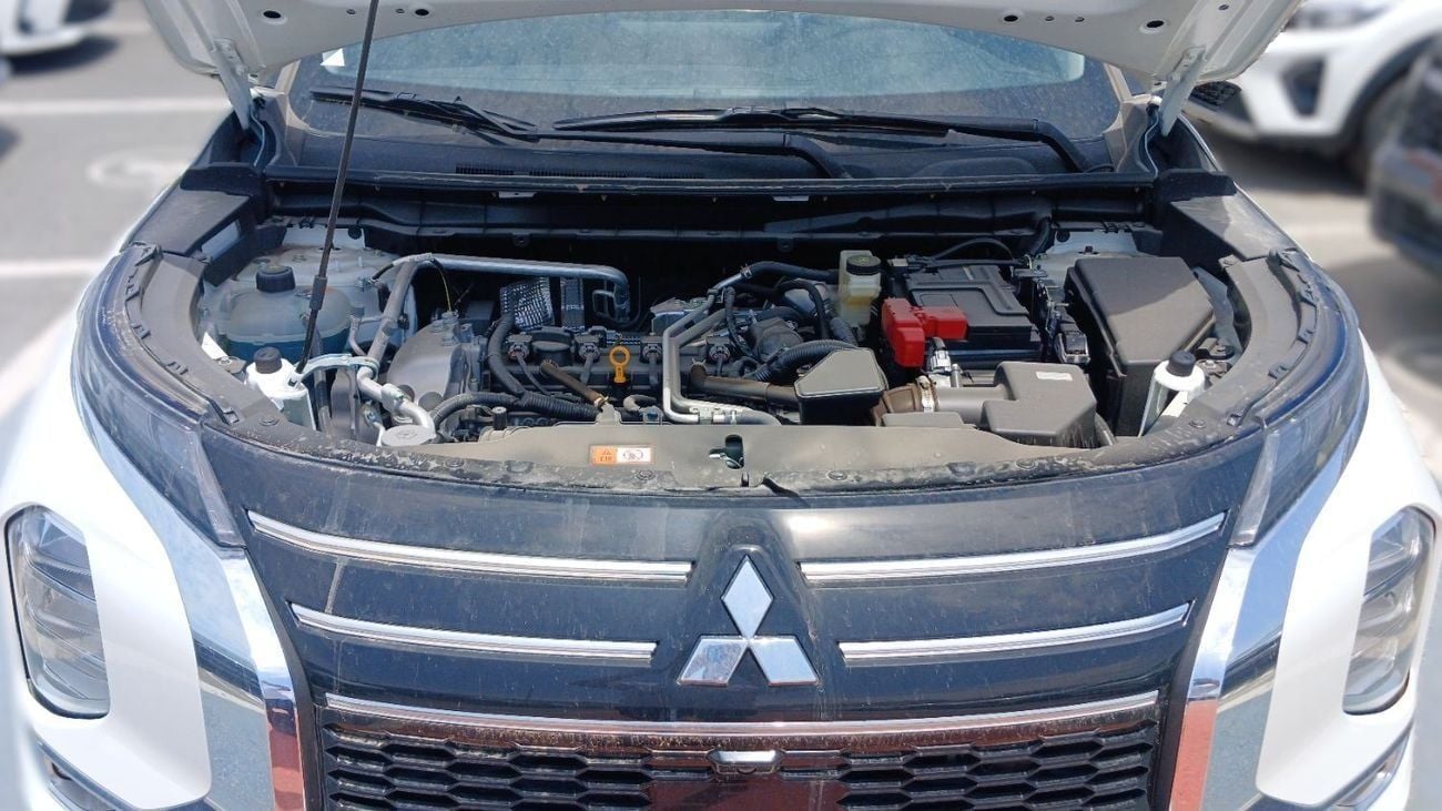 ميتسوبيشي آوتلاندر M Line 2.5L Petrol FWD 2026YM