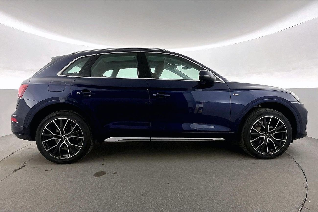 أودي Q5 45 TFSI quattro S-Line & Technology Selection | National Day Celebration | شامل الضمان | 0 ﺪﻔﻋﺓ ﺃﻮﻟﻯ