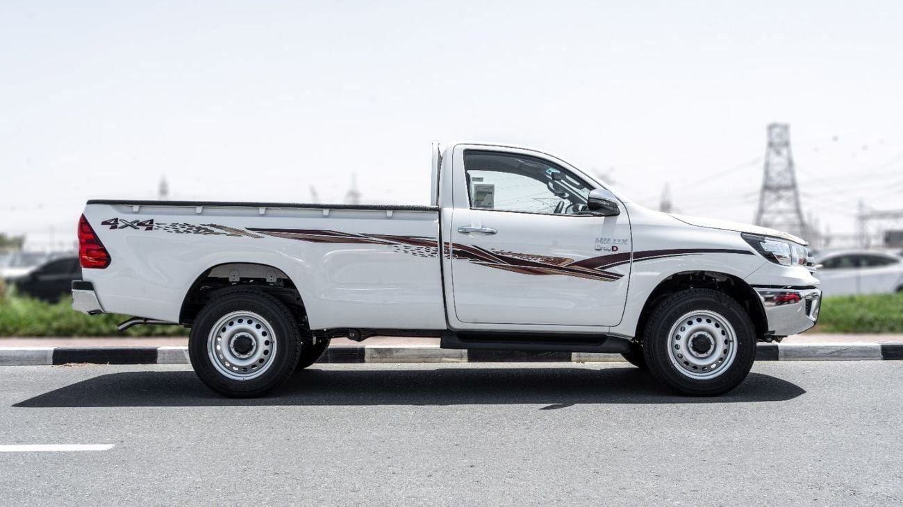 تويوتا هيلوكس 2026 Toyota Hilux SC GLX 2.8L AT Diesel (White-Red)