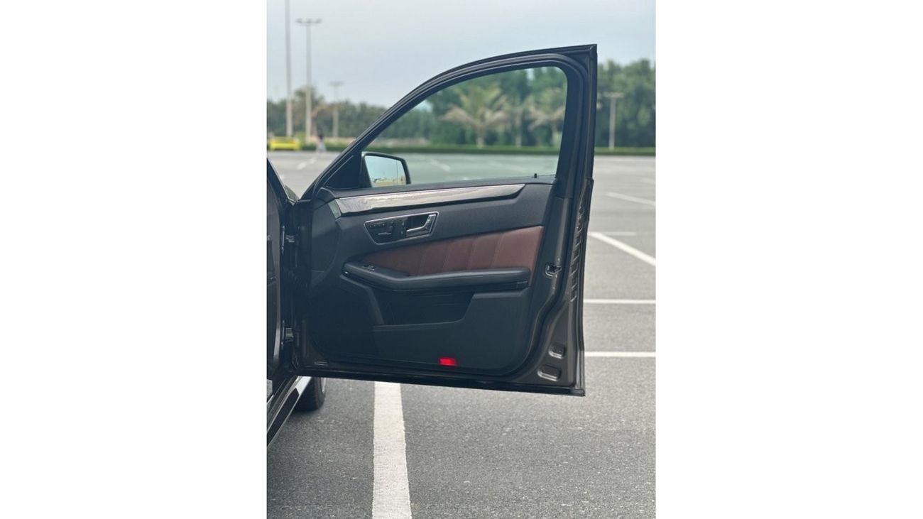 Mercedes-Benz E 250 MODEL 2010 GCC CAR PERFECT CONDITION INSIDE AND OUTSIDE FULL OPTION PANORAMIC ROOF LEATHER SEATS