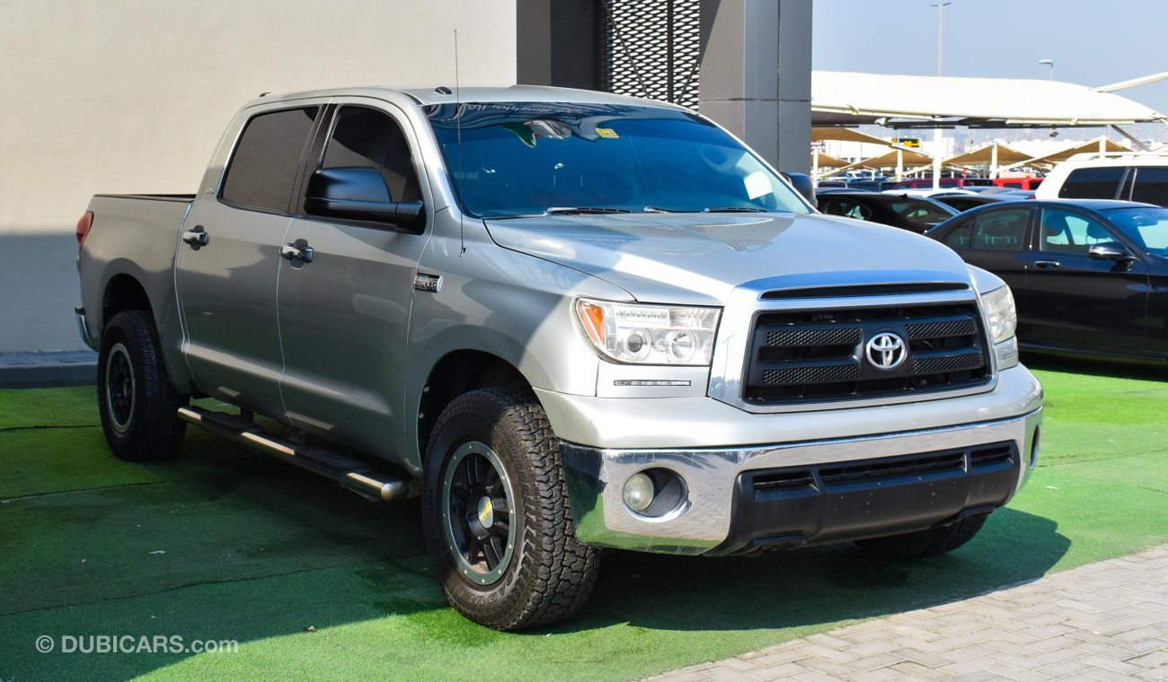 Used Toyota Tundra SR5 5.7L V8 2010 for sale in Sharjah - 563561
