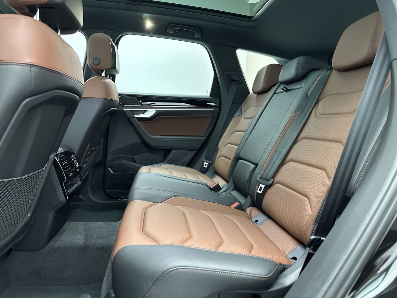 Volkswagen Touareg Touareg Elegance - Tirano (Ref#00417) / 39,100 AED SAVINGS from New Car