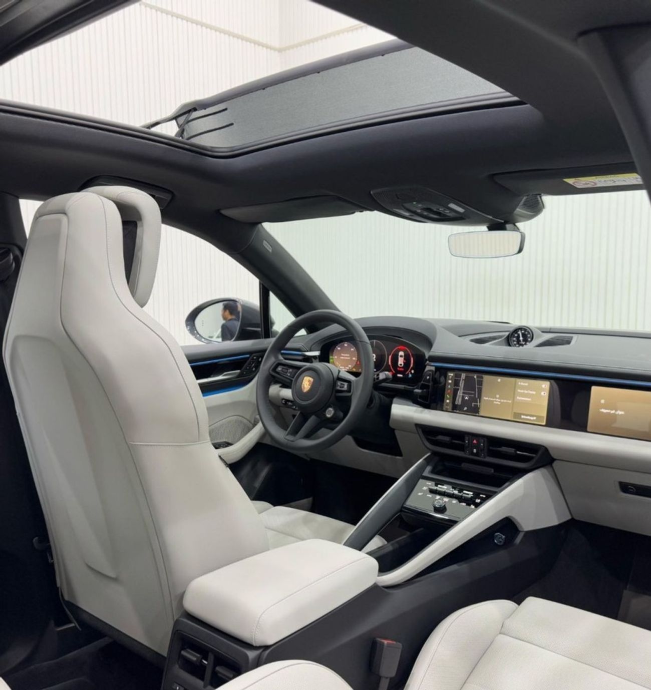 بورش ماكان Base Electric 2025 Porsche Macan EV, Feb 2027 Porsche Warranty, Sport Chrono Package, Full Options,