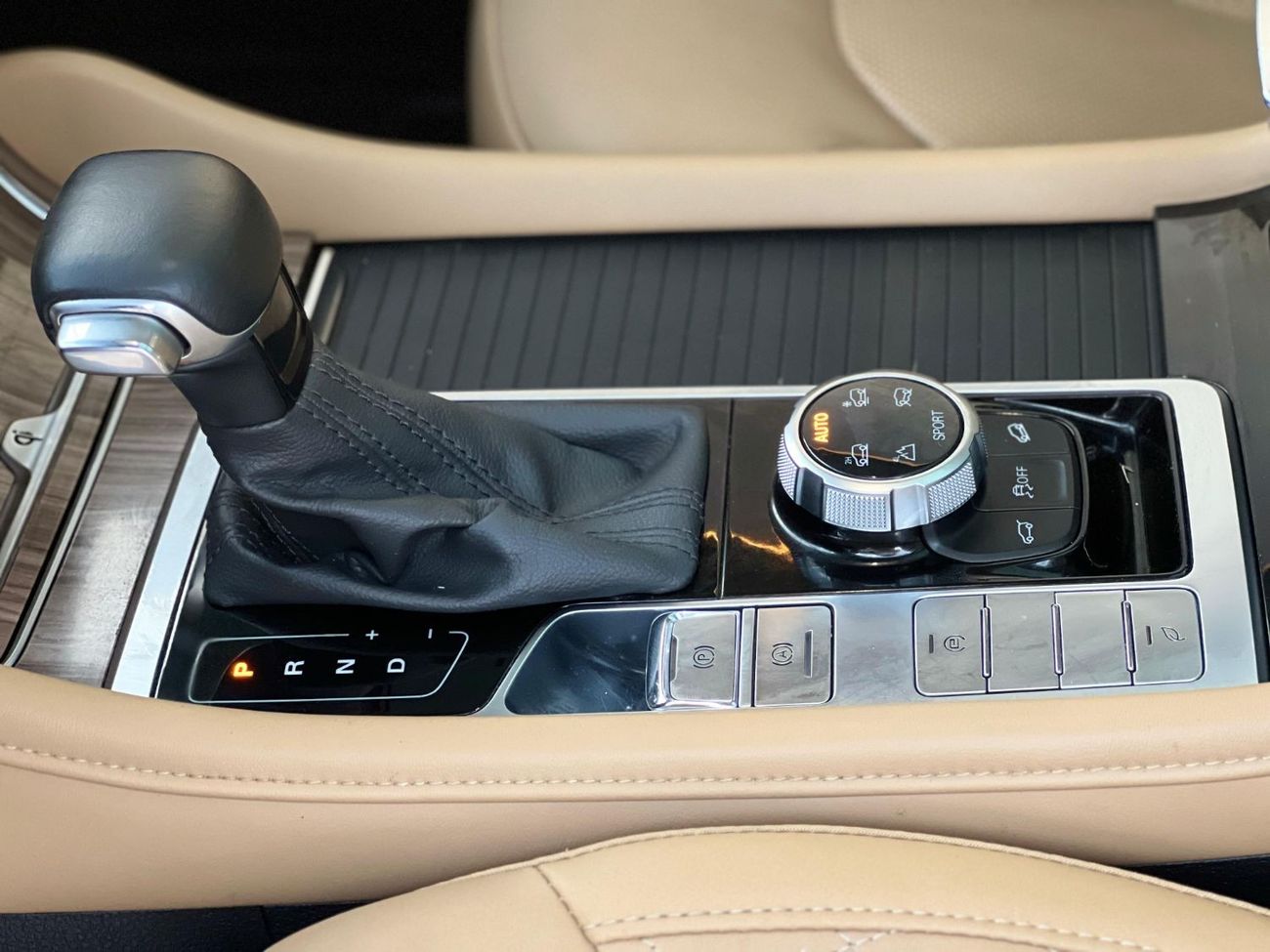 أم جي RX8 لاكجري