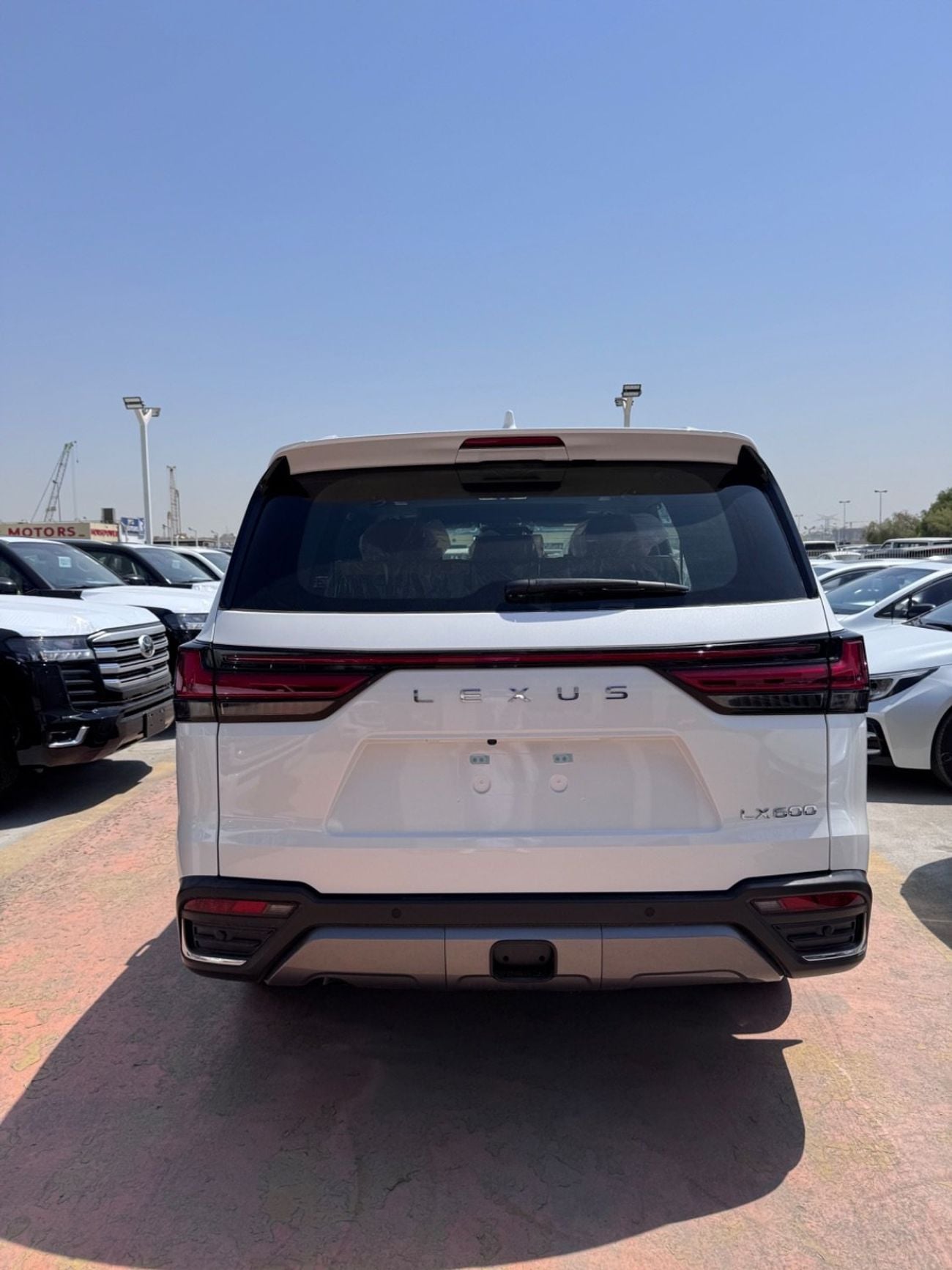 لكزس LX 600 SIGNATURE