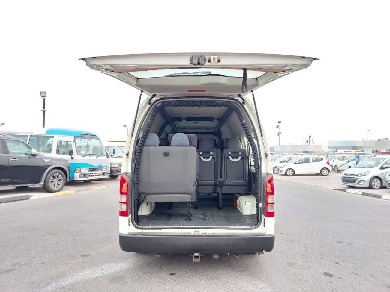 تويوتا هاياس TOYOTA HIACE COMMUTER VAN RHD 2012 MODEL 3.0 L DIESEL AUTOMATIC(PM14430)