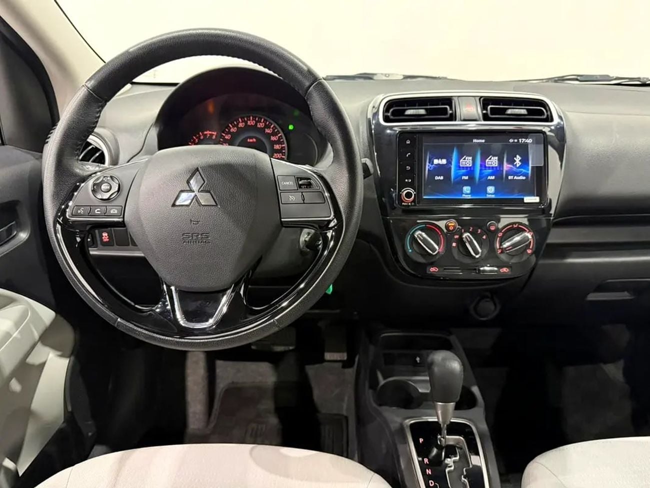 ميتسوبيشي اتراج جي إل إكس GCC / Official Dealer Warranty
