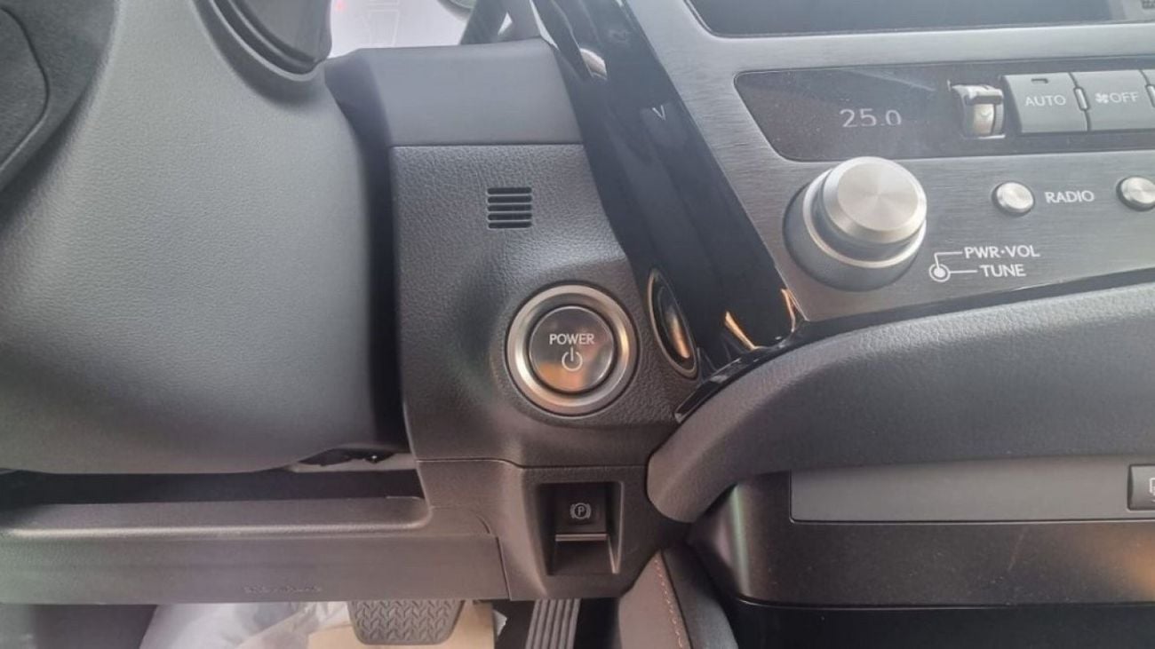 Lexus ES 300 2.5 L  HYBRIED  2024 MODEL GCC