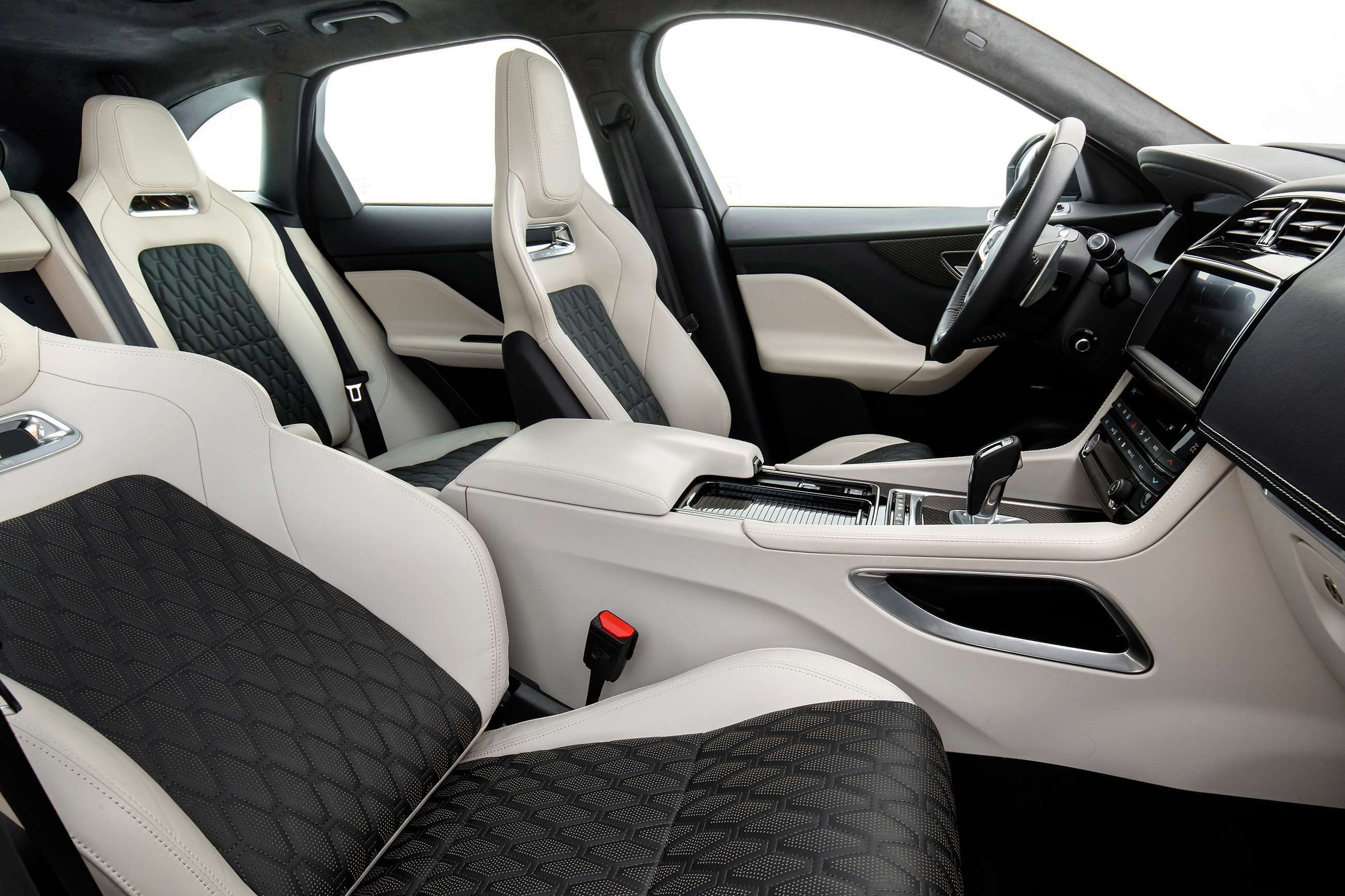 جاكوار F بيس interior - Seats