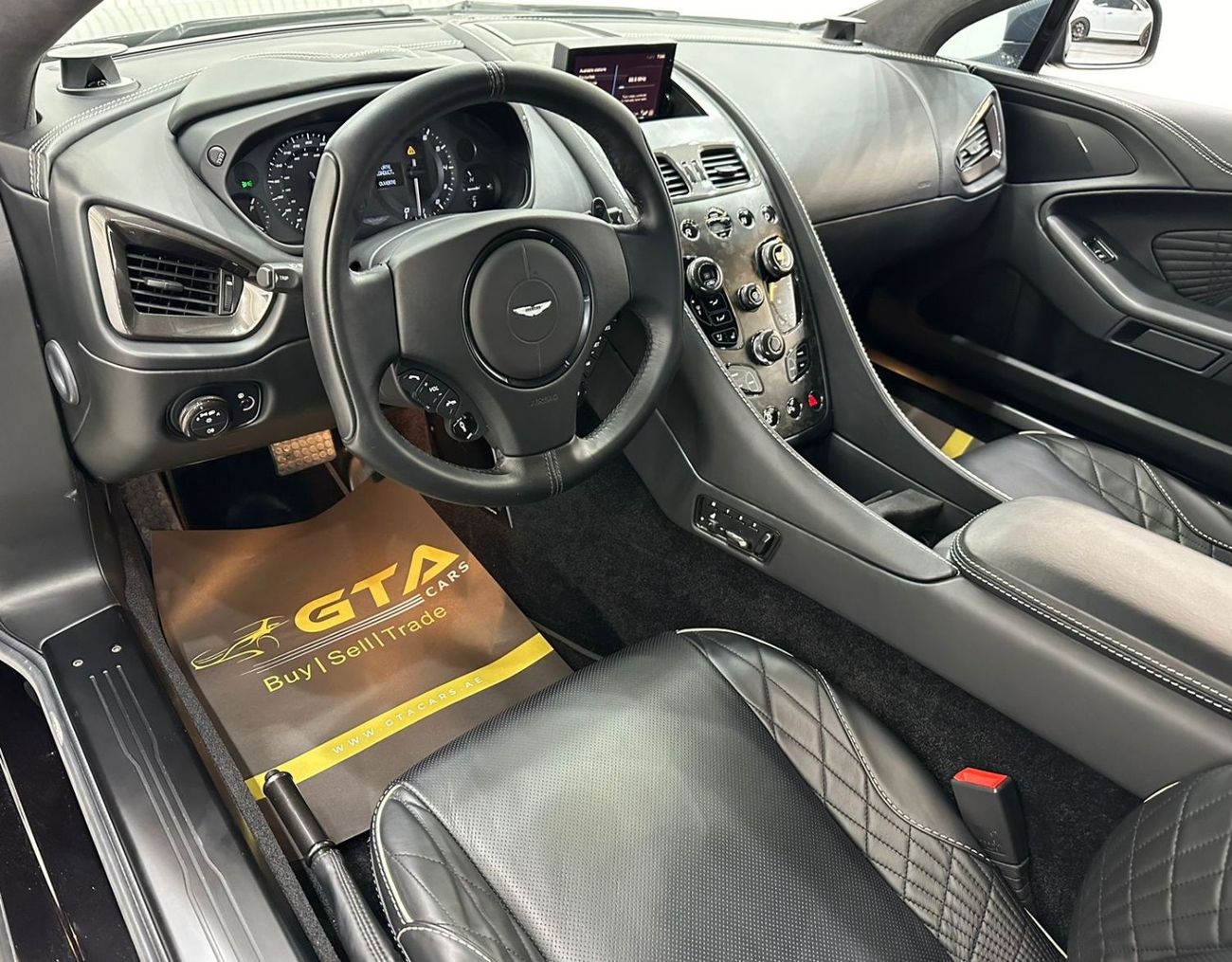 أستون مارتن فانكويش S 2017 Aston Martin Vanquish S, Warranty, Full Options, Very Low Kms, Excellent Condition