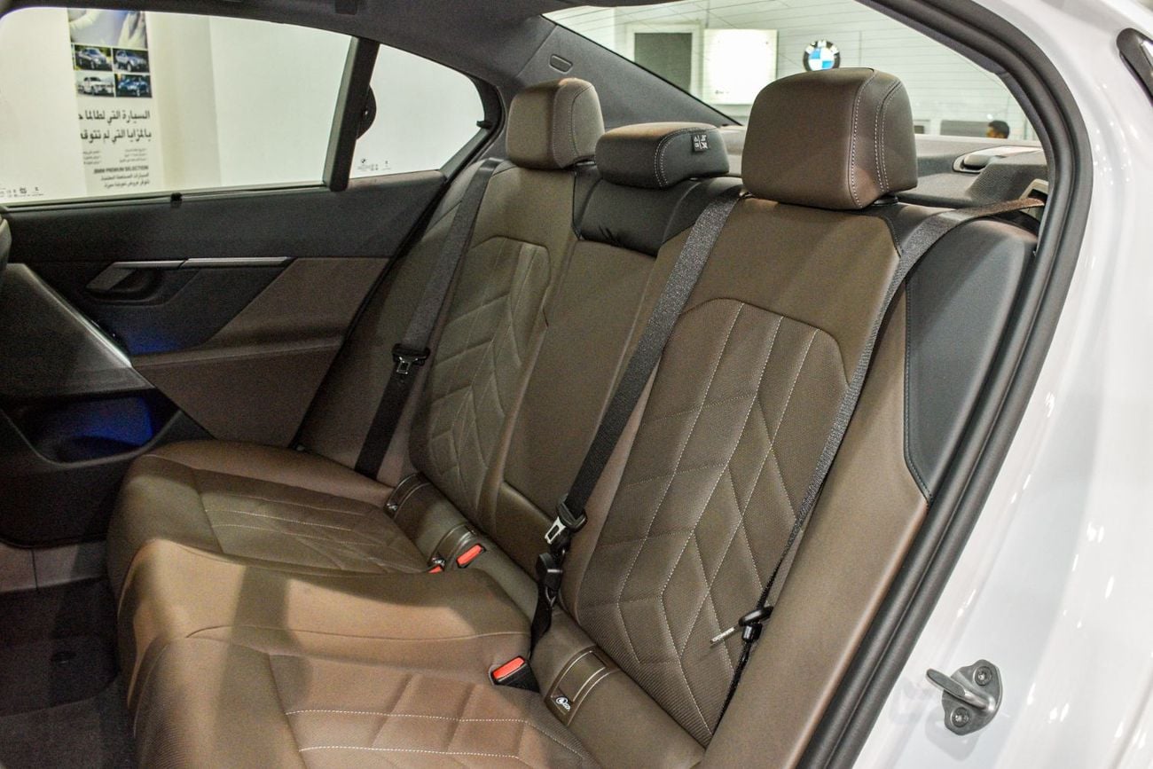 BMW 530i 530i Sedan Pure