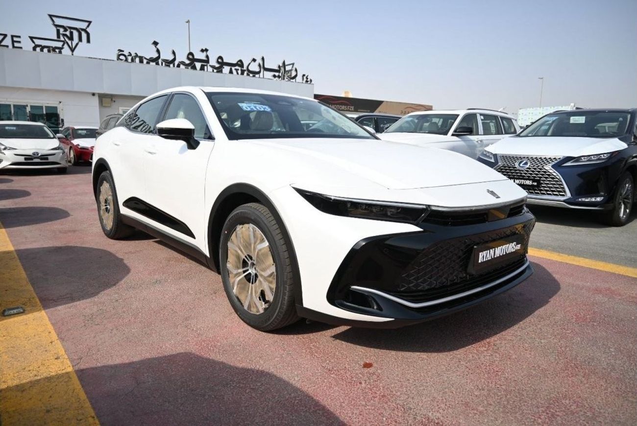 تويوتا كراون تويوتا كراون 2.5 لتر هايبرد، سيدان، دفع أمامي، 4 أبواب، لون أبيض، موديل 2023