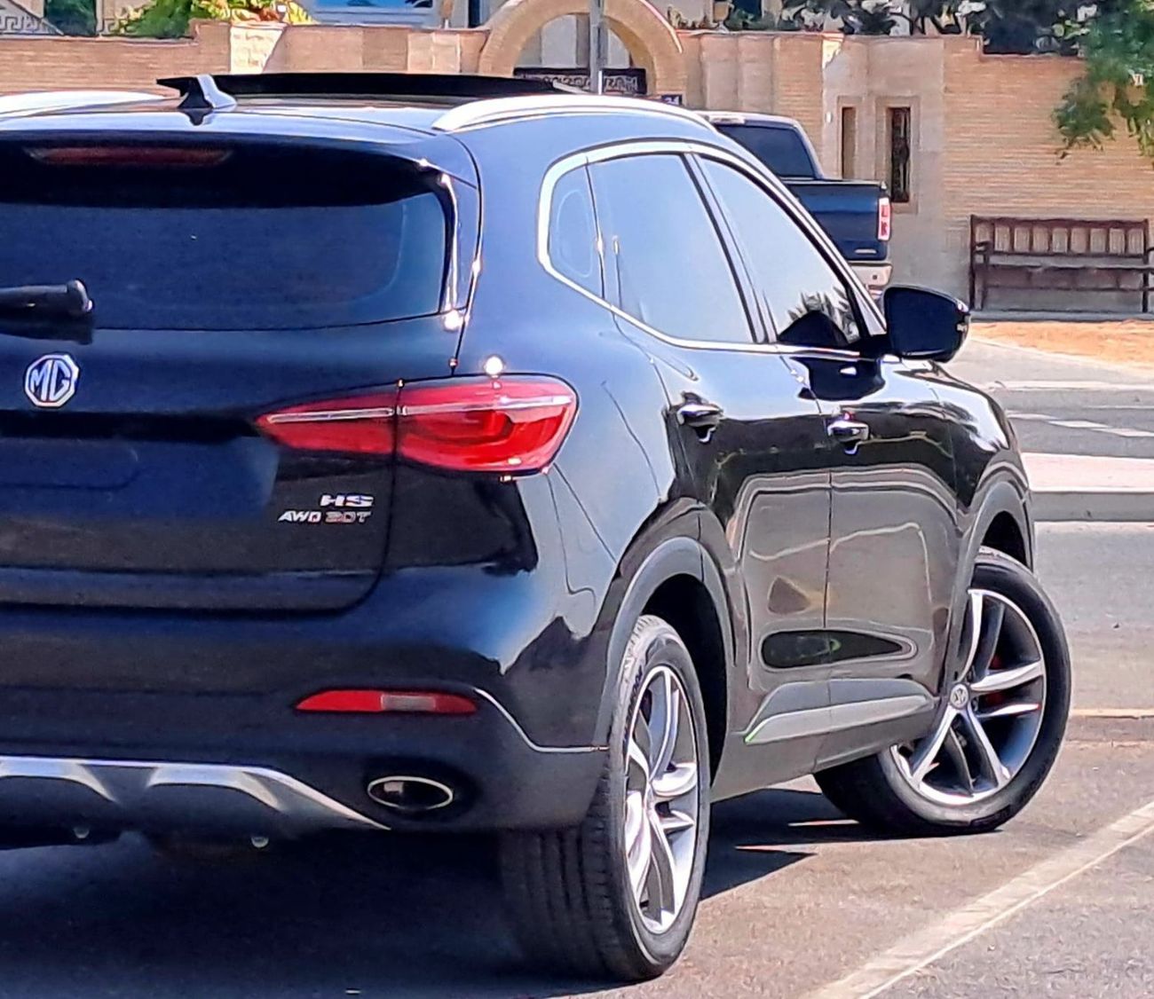 MG HS Luxury 2.0L 780-Monthly l GCC l Panoramic, Cruise, Leather l Accident Free