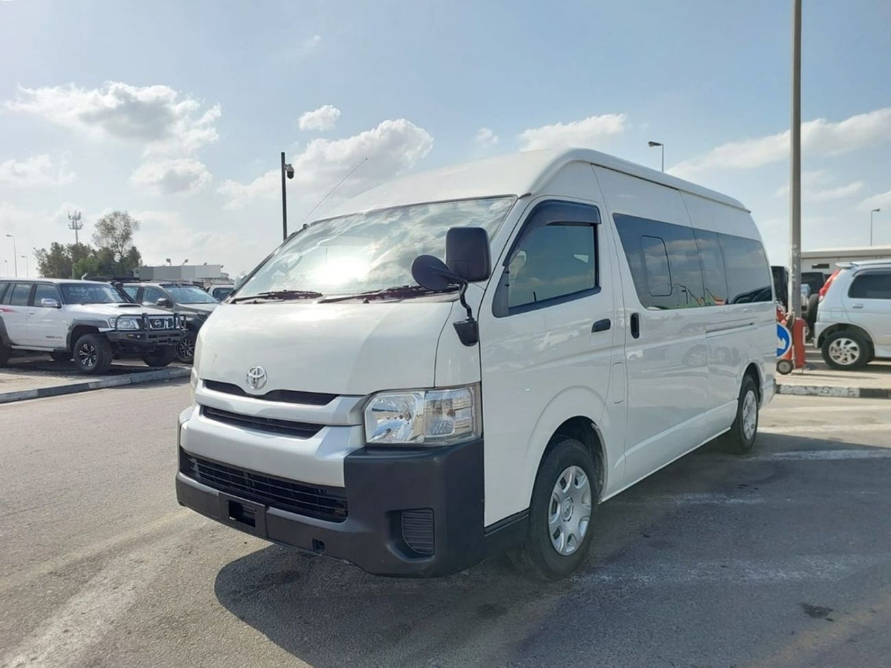 تويوتا هاياس TOYOTA HIACE VAN RHD 2015 MODEL 3.0 L DIESEL AUTOMATIC(PM15731)