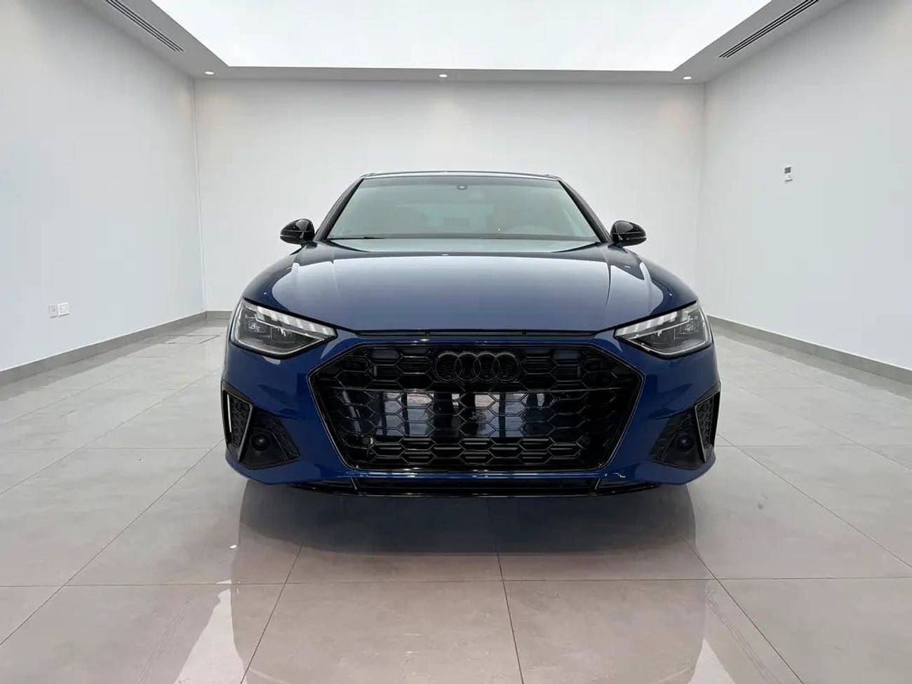 أودي A4 35 TFSI S Line 1.4L 35 TFSI S-line - GCC Specs - Great conditions