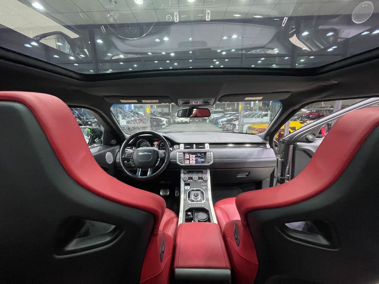 لاند روفر رانج روفر إيفوك STD Dynamic Plus 2.0L (3 Door)