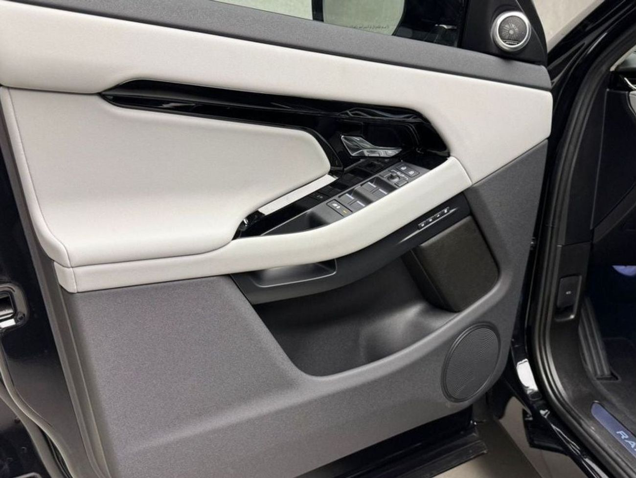 Land Rover Range Rover Evoque Dynamic SE | 2025 | Brand New | GCC Specs | AlTayer Warranty | Full Options