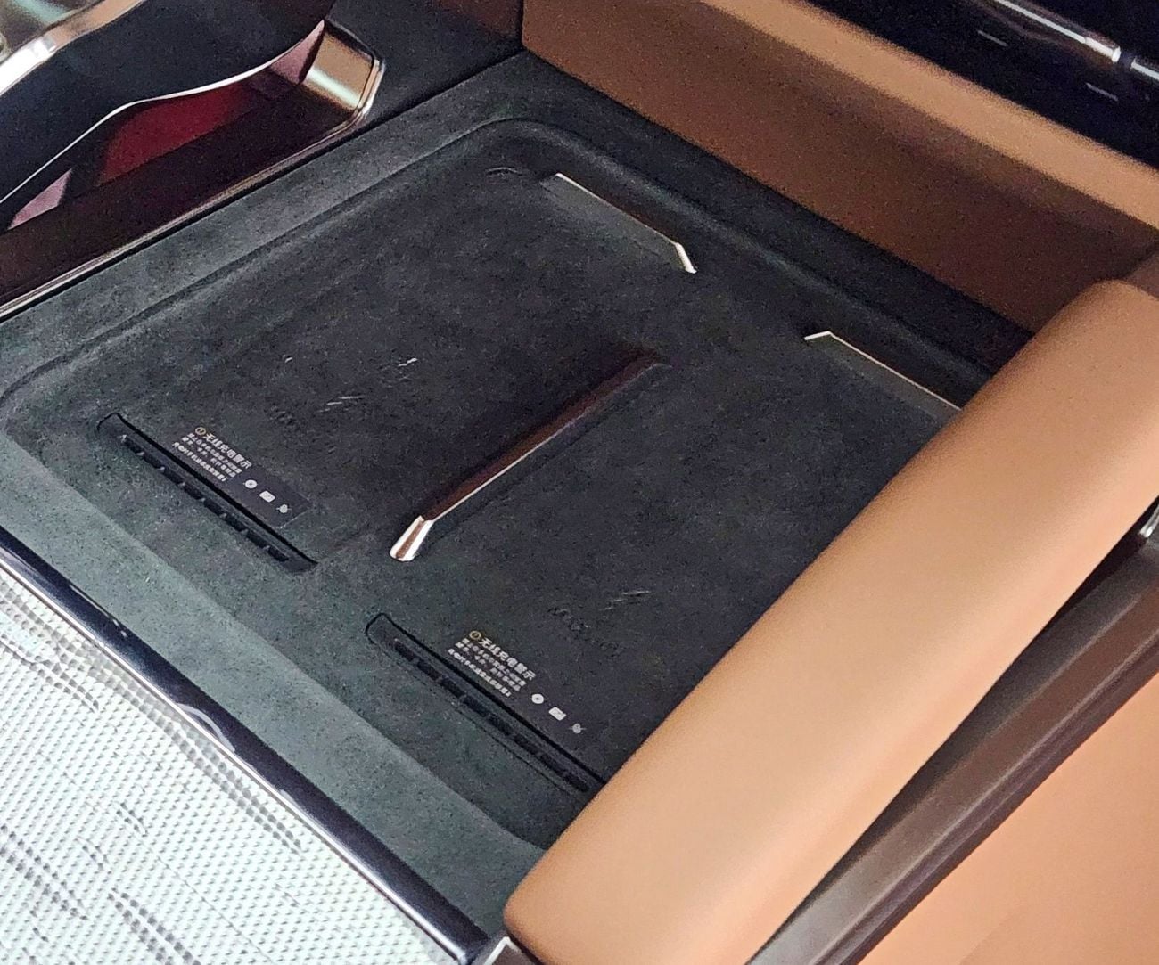 Dongfeng M Hero M817 PLUG IN HYBRID TECH-HEAVY MILITARY STYLE SUV 912 hp, 1000+km total range