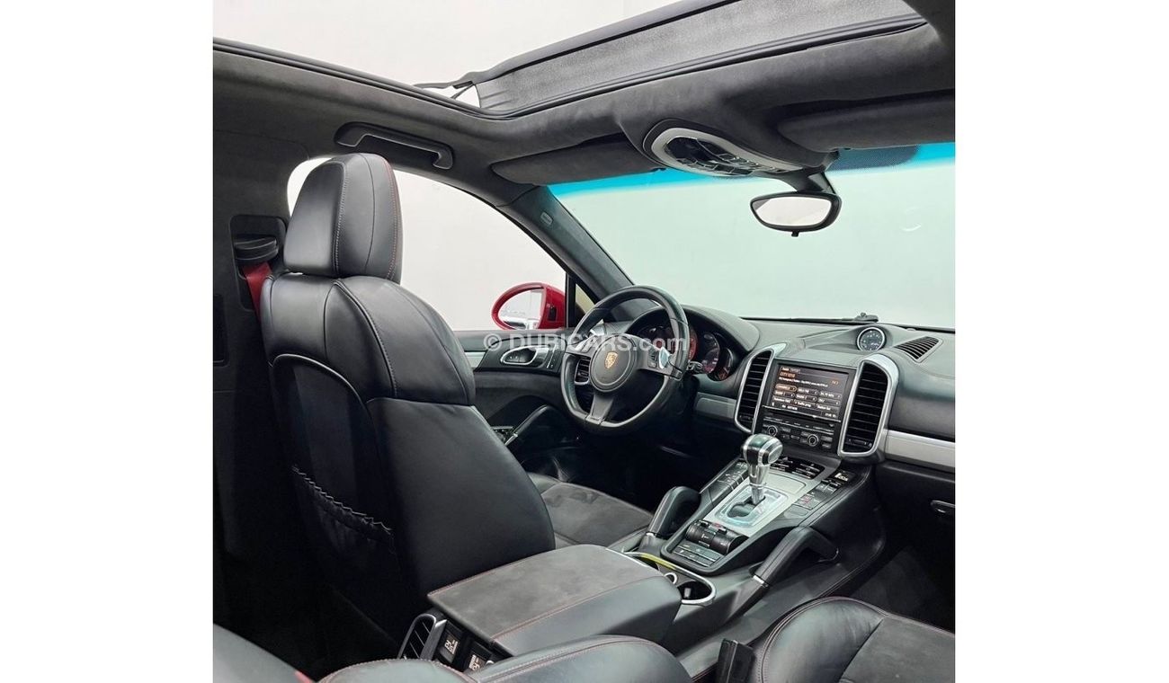 Porsche Cayenne 2013 Porsche  Cayenne GTS V8 Red Carmin, Service History, Just Been Serviced, GCC