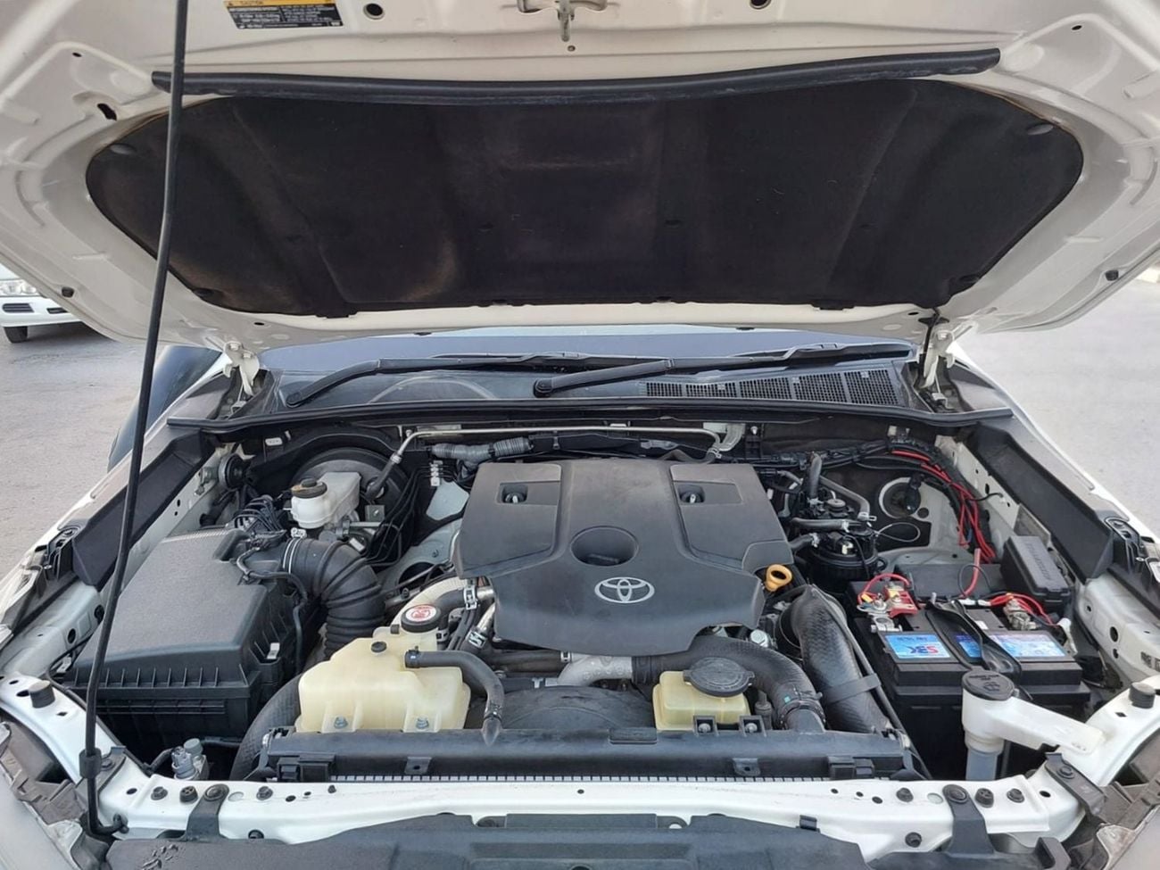 Toyota Hilux 2022 TOYOTA HILUX SMART CAB RHD DIESEL AUTOMATIC 2.4L 2GD ENGINE (PM40191)