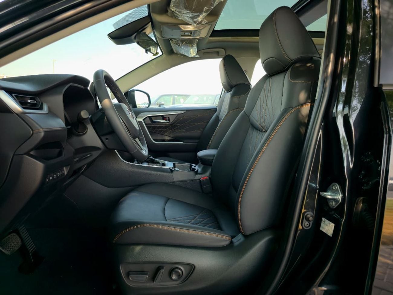 Toyota RAV4 TOYOTA RAV4 PETROL 2.0L - CHINESE SPECS- FULL OPTIONS - 4X2 - 2025 MODEL - WHITE INSIDE BLACK - 