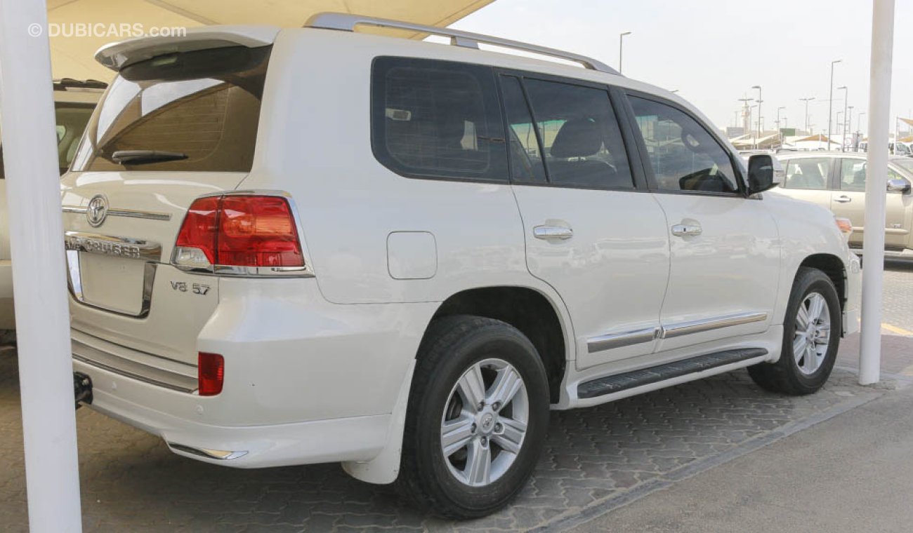 Toyota Land Cruiser GXR V8 with VXR Badge