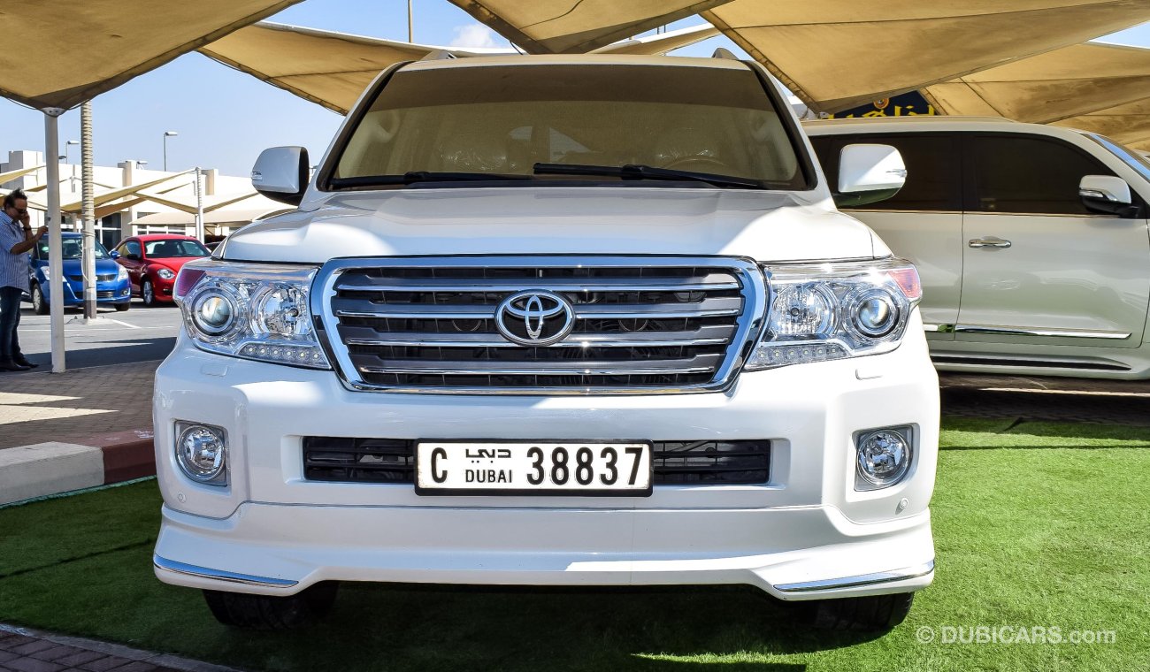 Toyota Land Cruiser GXR V8