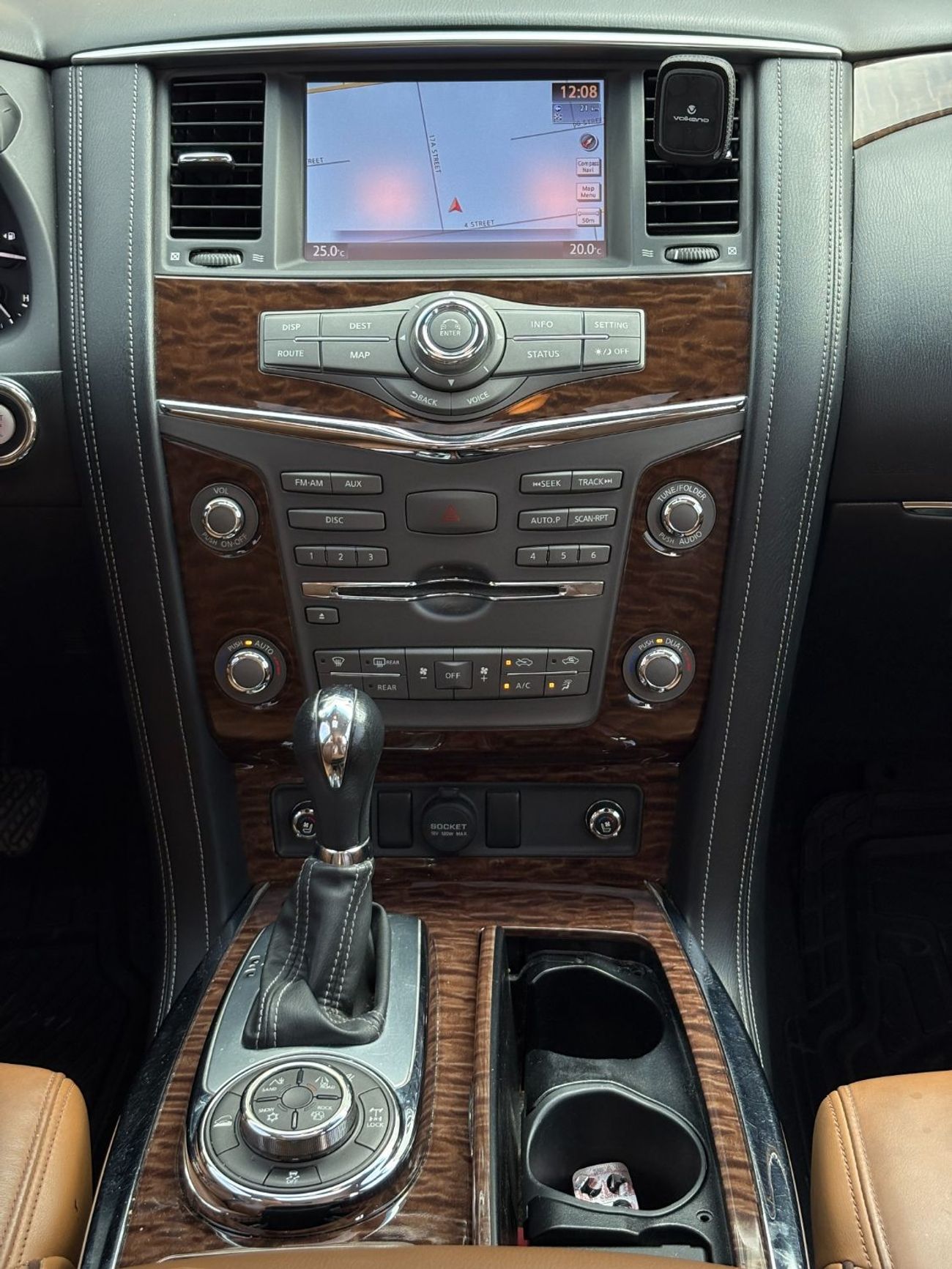 Nissan Patrol LE Titanium 5.6L V8 | 2017 | GCC SPECS | AED 2,700 / MONTH