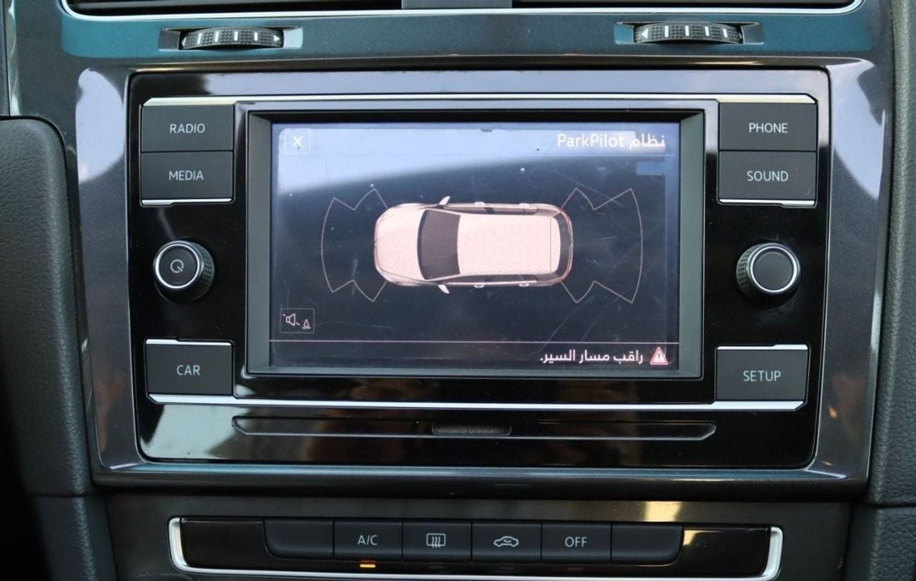 Volkswagen Golf Volkswagen Golf - 2018 - GCC - Accident-Free - 1.0L - 3(V) Excellent Condition Inside & out