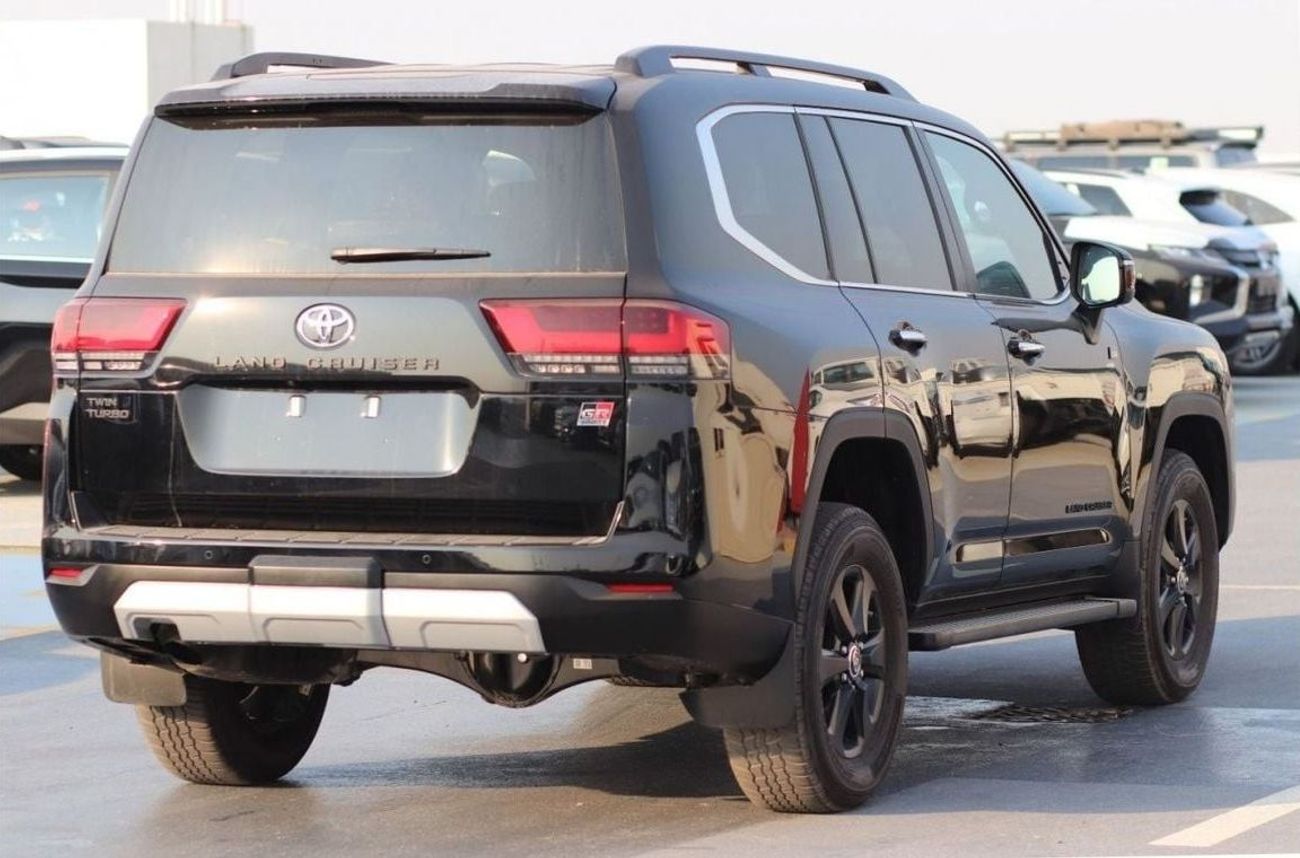 تويوتا لاند كروزر 3.5L GR, SUNROOF, LEATHER SEAT, ELECTRIC SEAT, JBL SOUND SYSTEM, REAR TV, MODEL 2023 FOR EXPORT
